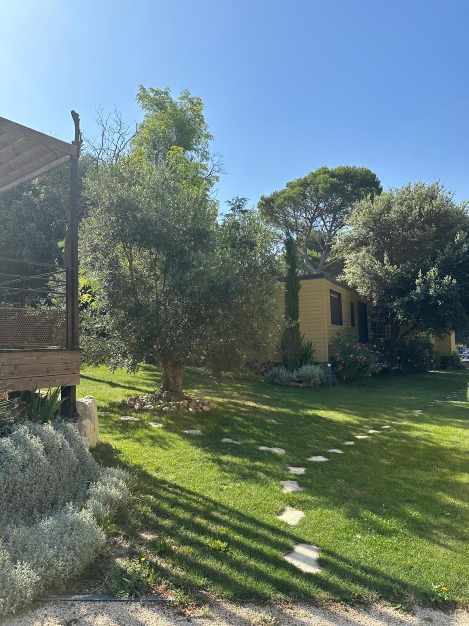 Les Troglodytes Du Ventoux Vila Bollène Exterior foto